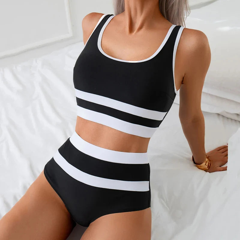 Nora – Sportovní bikiny s vysokým pasem a kontrastními pruhy